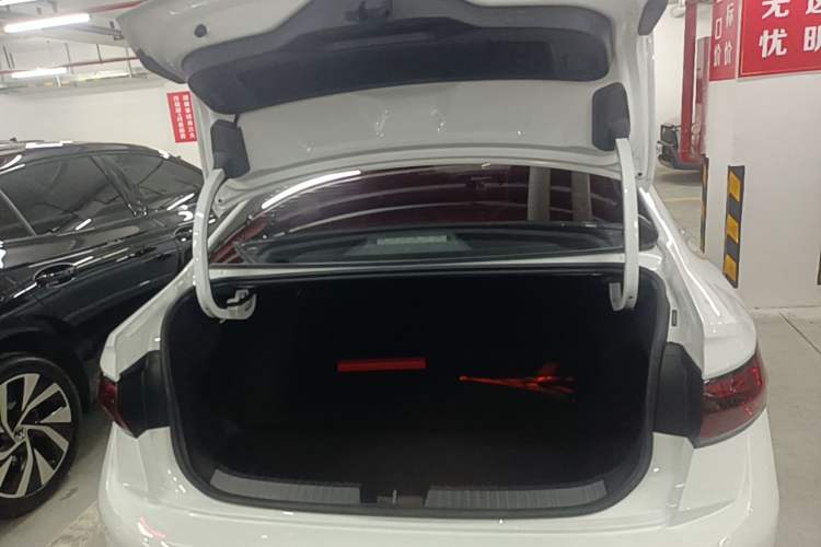Used Volkswagen Sagitar 2025 300TSI DSG Excellence Edition Trunk