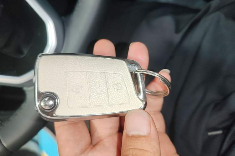 Used Volkswagen Sagitar 2025 Revised 300TSI DSG Excellence Edition Vehicle Key