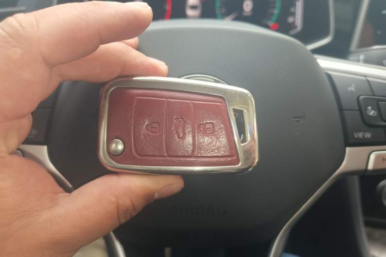 Used Volkswagen Sagitar 2025 300TSI DSG Excellence Edition Vehicle Key