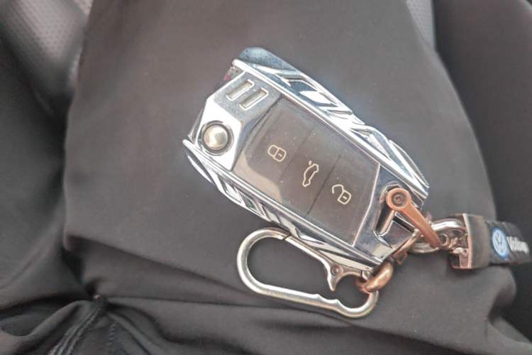 Used Volkswagen Sagitar 2025 Revised 300TSI DSG Excellence Edition Vehicle Key
