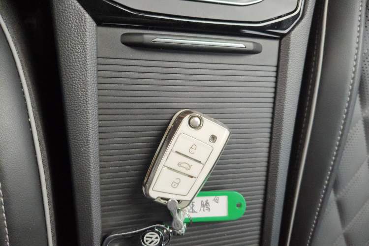 Used Volkswagen Sagitar 2025 300TSI DSG Excellence Edition Vehicle Key