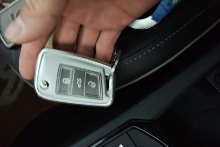 Used Volkswagen Sagitar 2025 300TSI DSG Excellence Edition Vehicle Key