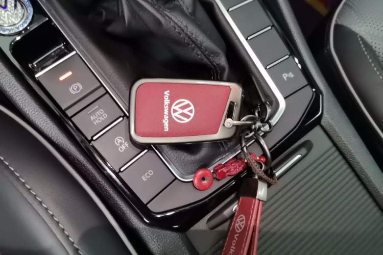 Used Volkswagen Sagitar 2025 Revised 300TSI DSG Excellence Edition Vehicle Key
