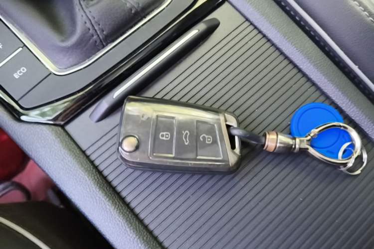 Used Volkswagen Sagitar 2025 Revised 300TSI DSG Excellence Edition Vehicle Key