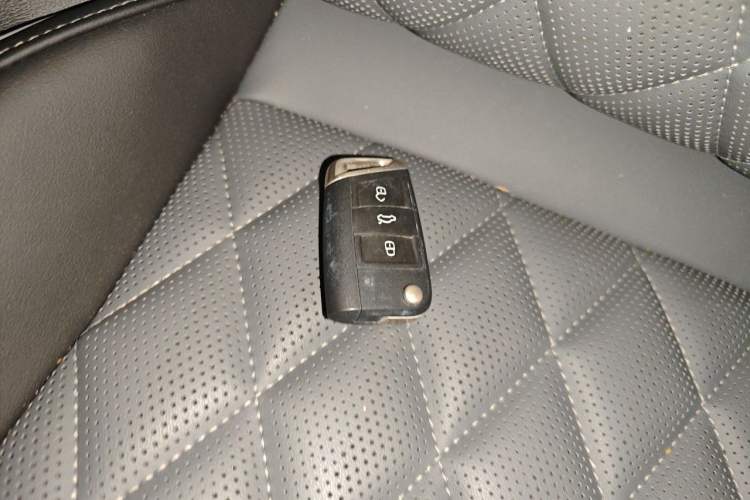 Used Volkswagen Sagitar 2025 Revised Version Three 300TSI DSG Excellence Edition Vehicle Key