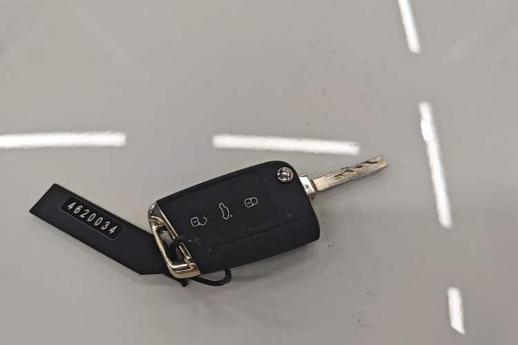 Used Volkswagen Sagitar 2025 Facelift 200TSI DSG Flyover Edition Vehicle Key