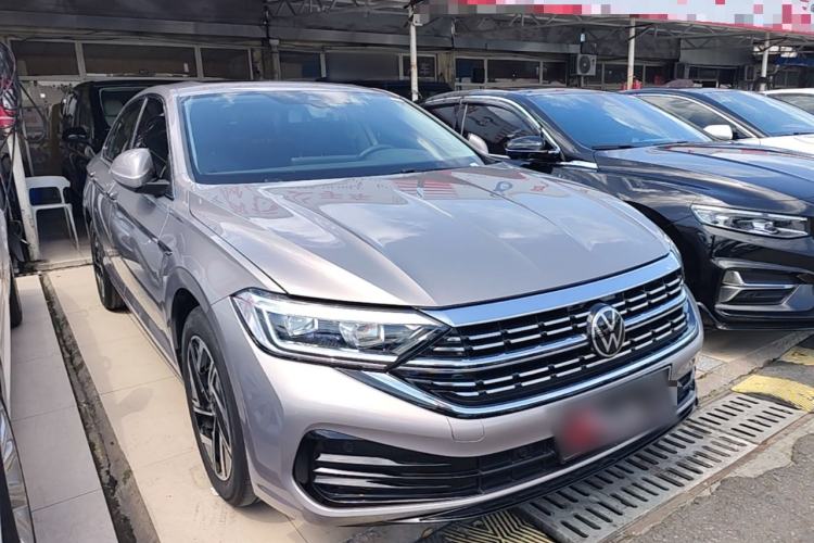 Used Volkswagen Sagitar 2025 300TSI DSG Excellence Edition Front Right 45 Deg