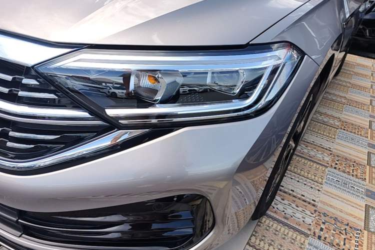 Used Volkswagen Sagitar 2025 300TSI DSG Excellence Edition Left Front Headlight