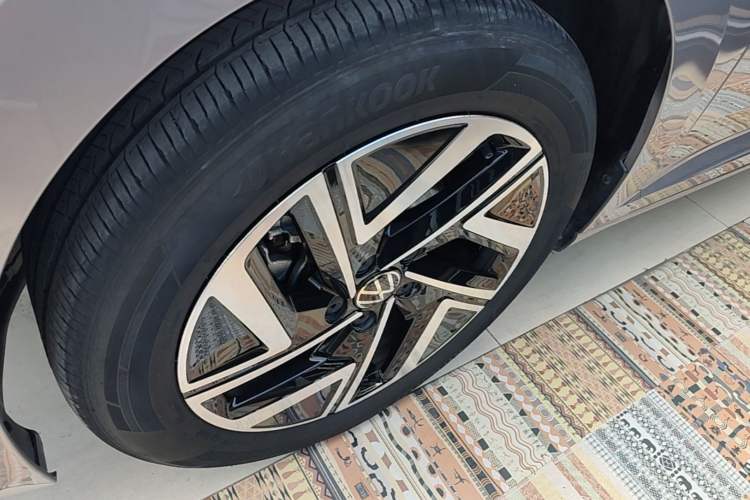 Used Volkswagen Sagitar 2025 300TSI DSG Excellence Edition Left Front Wheel Hub