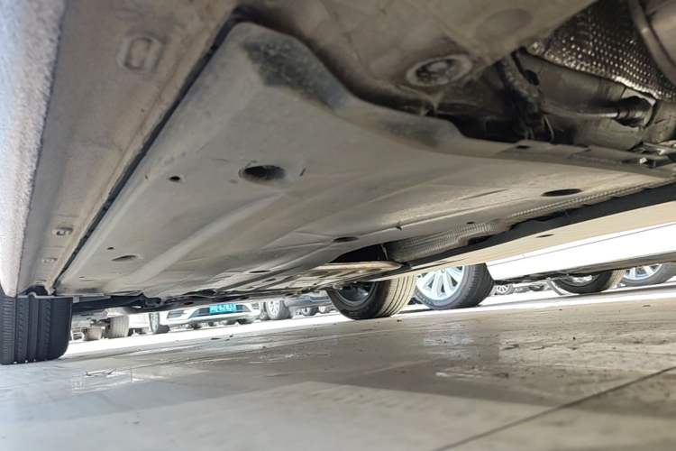Used Volkswagen Sagitar 2025 300TSI DSG Excellence Edition Left Side Sill