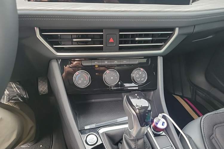 Used Volkswagen Sagitar 2026 Model, Facelifted 30 Million Units Selected Model, 300TSI DSG Beyond Edition Audio And AC Panel