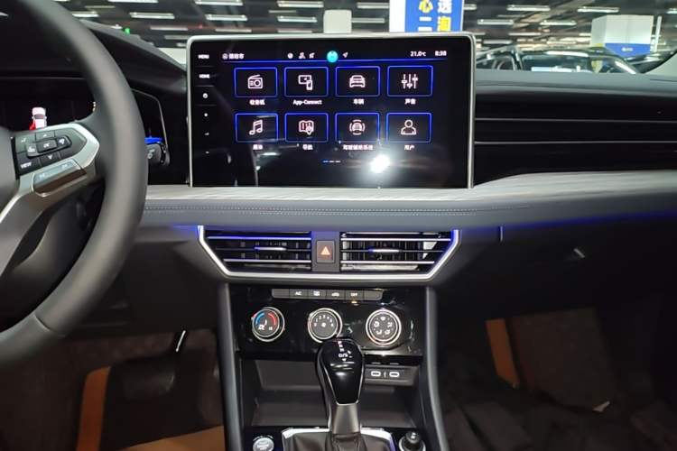 Used Volkswagen Sagitar 2026 Model 30 Million Units Selected 300TSI DSG Surpassing Edition Audio And AC Panel