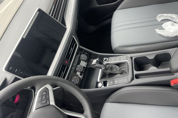 Used Volkswagen Sagitar 2026 Model 30 Million Units Selected 300TSI DSG Surpassing Edition Audio And AC Panel