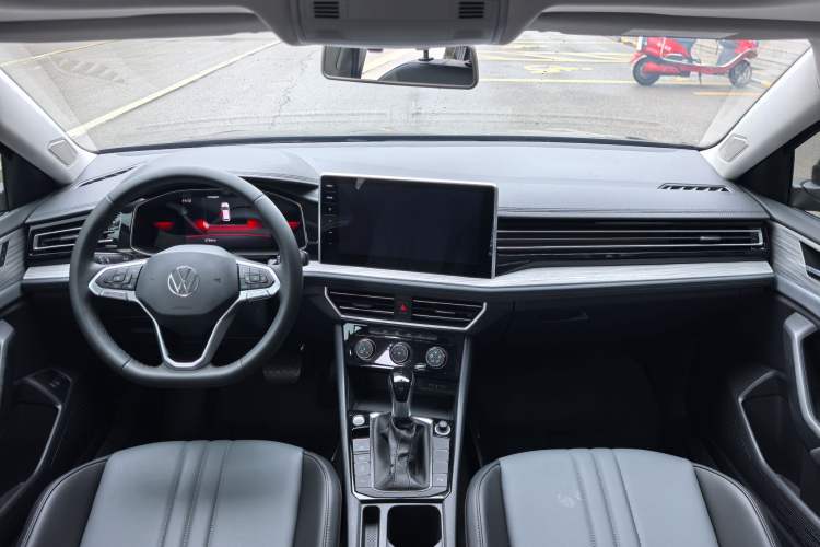 Used Volkswagen Sagitar 2026 Model 30 Million Units Selected 300TSI DSG Surpassing Edition Audio And AC Panel