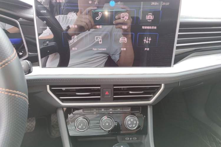Used Volkswagen Sagitar 2026 Model 30 Million Units Selected 300TSI DSG Surpassing Edition Audio And AC Panel