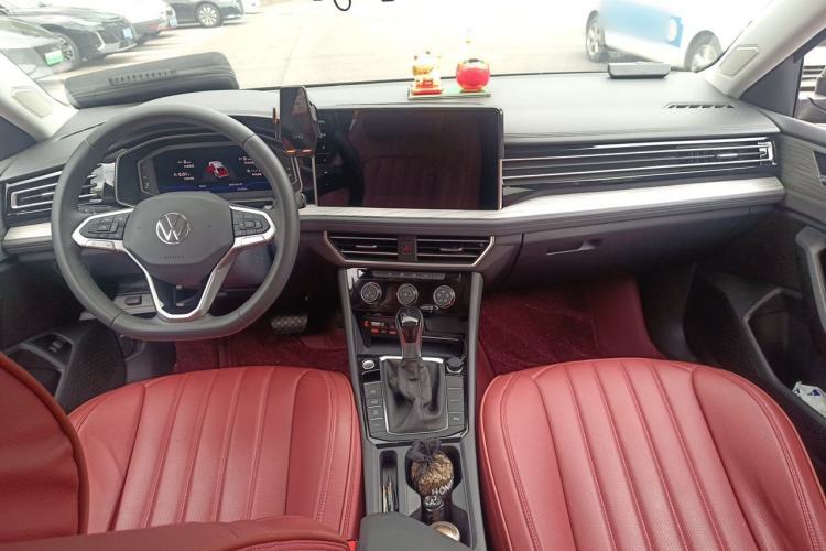 Used Volkswagen Sagitar 2026 Model 30 Million Units Selected 300TSI DSG Surpassing Edition Center Console