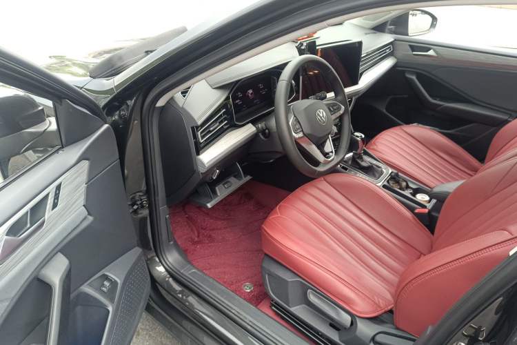 Used Volkswagen Sagitar 2026 Model 30 Million Units Selected 300TSI DSG Surpassing Edition Driver Seat
