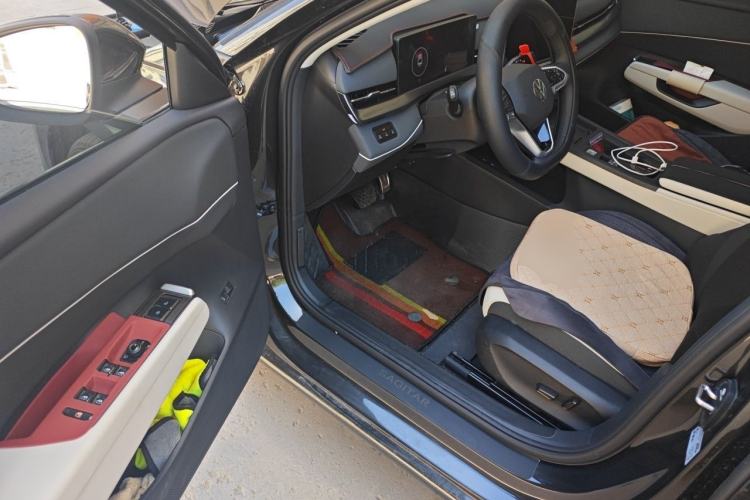 Used Volkswagen Sagitar 2026 Model L 300TSI DSG Elite Version Driver Seat
