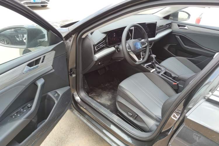 Used Volkswagen Sagitar 2026 Model 30 Million Units Selected 300TSI DSG Surpassing Edition Driver Seat