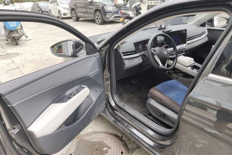 Used Volkswagen Sagitar 2026 Model L 300TSI DSG Elite Version Driver Seat