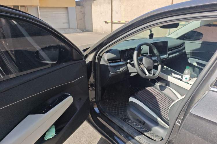 Used Volkswagen Sagitar 2026 Model L 300TSI DSG Elite Version Driver Seat