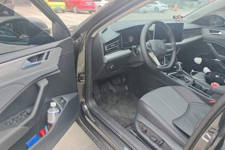 Used Volkswagen Sagitar 2026 Model 30 Million Units Selected 300TSI DSG Surpassing Edition Driver Seat