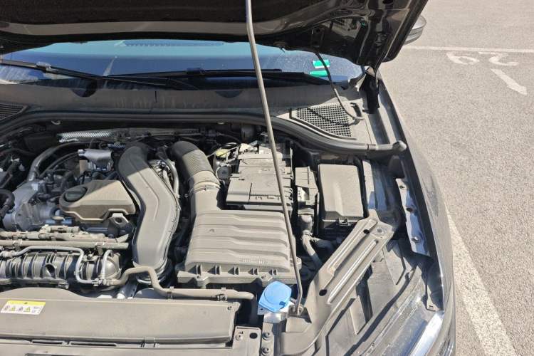 Used Volkswagen Sagitar 2026 Model L 300TSI DSG Elite Version Engine Bay Left
