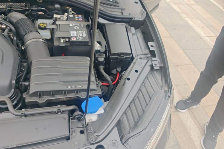 Used Volkswagen Sagitar 2026 Model 30 Million Units Selected 300TSI DSG Surpassing Edition Engine Bay Left
