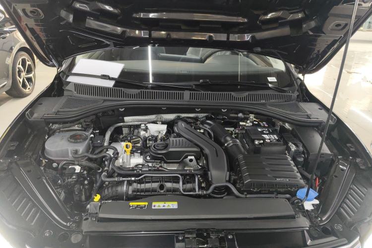 Used Volkswagen Sagitar 2026 Model 30 Million Units Selected 300TSI DSG Surpassing Edition Engine Bay