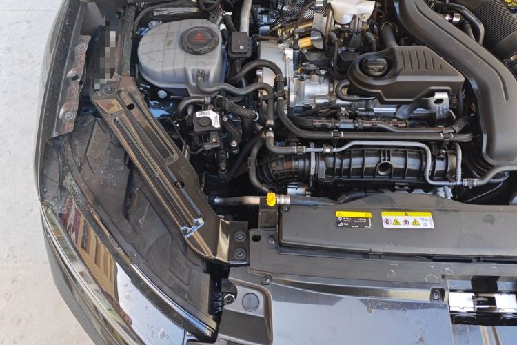 Used Volkswagen Sagitar 2026 Model L 300TSI DSG Elite Version Engine Bay Right