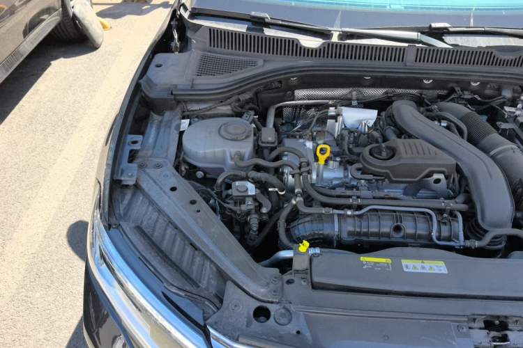 Used Volkswagen Sagitar 2026 Model 30 Million Units Selected 300TSI DSG Surpassing Edition Engine Bay Right