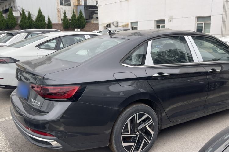 Used Volkswagen Sagitar 2026 Model 30 Million Units Selected 300TSI DSG Surpassing Edition Exterior 4