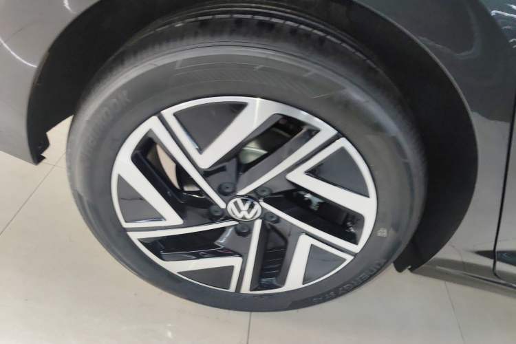 Used Volkswagen Sagitar 2026 Model 30 Million Units Selected 300TSI DSG Surpassing Edition Exterior 8