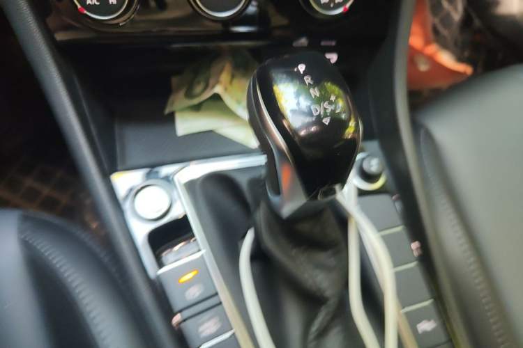 Used Volkswagen Sagitar 2026 Model, Facelifted 30 Million Units Selected Model, 300TSI DSG Beyond Edition Gear Lever