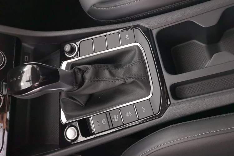 Used Volkswagen Sagitar 2026 Model 30 Million Units Selected 300TSI DSG Surpassing Edition Gear Lever