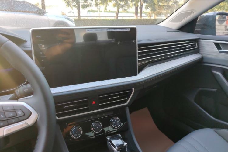 Used Volkswagen Sagitar 2026 Model 30 Million Units Selected 300TSI DSG Surpassing Edition Gear Lever