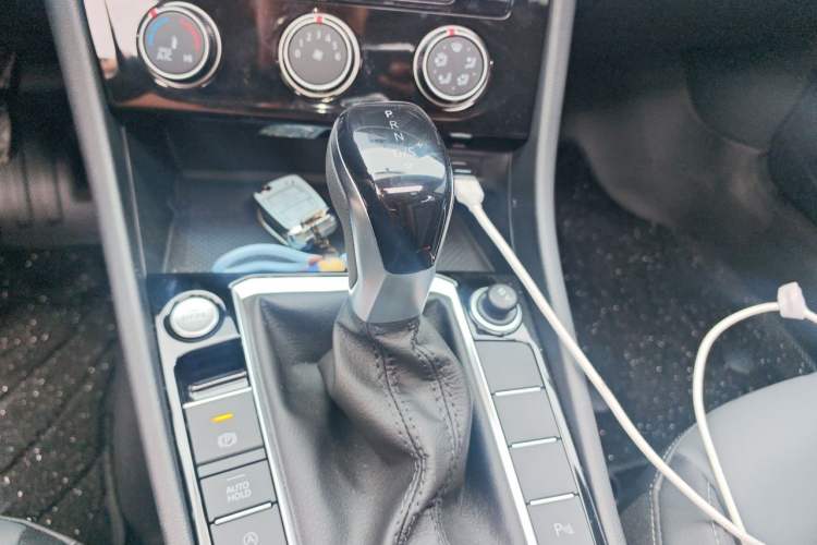 Used Volkswagen Sagitar 2026 Model 30 Million Units Selected 300TSI DSG Surpassing Edition Gear Lever
