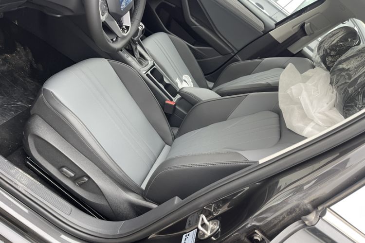 Used Volkswagen Sagitar 2026 Model 30 Million Units Selected 300TSI DSG Surpassing Edition Interior 3
