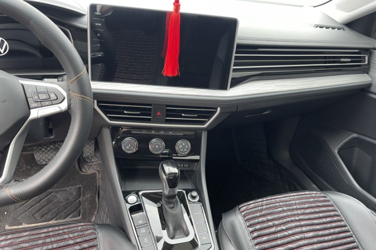 Used Volkswagen Sagitar 2026 Model 30 Million Units Selected 300TSI DSG Surpassing Edition Interior 3