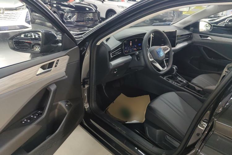 Used Volkswagen Sagitar 2026 Model 30 Million Units Selected 300TSI DSG Surpassing Edition Interior 3