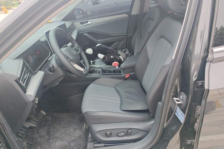 Used Volkswagen Sagitar 2026 Model 30 Million Units Selected 300TSI DSG Surpassing Edition Left Front Seat