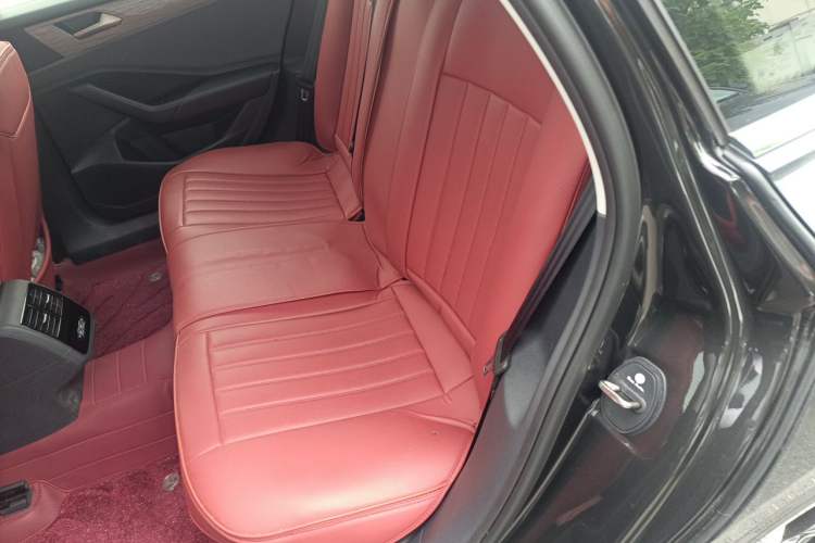Used Volkswagen Sagitar 2026 Model 30 Million Units Selected 300TSI DSG Surpassing Edition Left Rear Seat