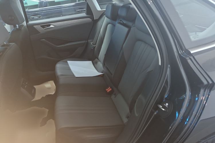 Used Volkswagen Sagitar 2026 Model 30 Million Units Selected 300TSI DSG Surpassing Edition Left Rear Seat