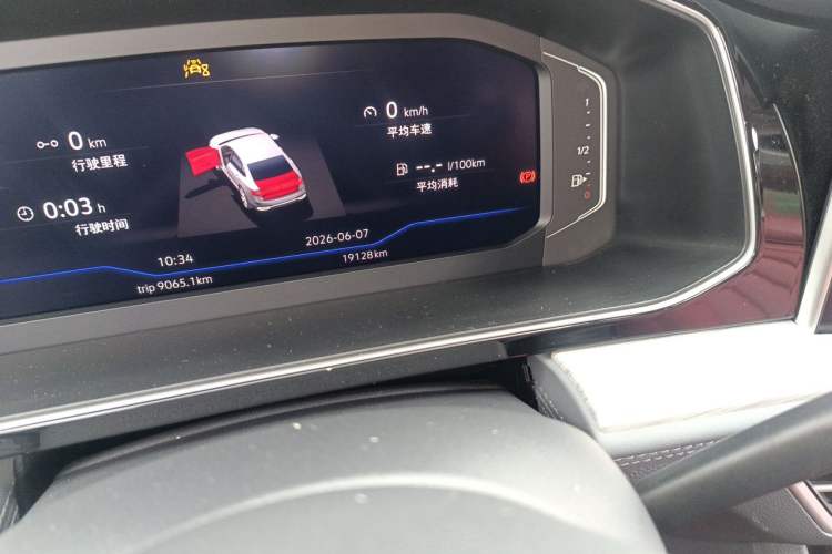 Used Volkswagen Sagitar 2026 Model 30 Million Units Selected 300TSI DSG Surpassing Edition Odometer Close Up