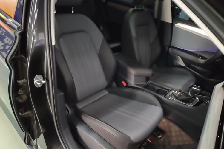 Used Volkswagen Sagitar 2026 Model 30 Million Units Selected 300TSI DSG Surpassing Edition Right Front Seat