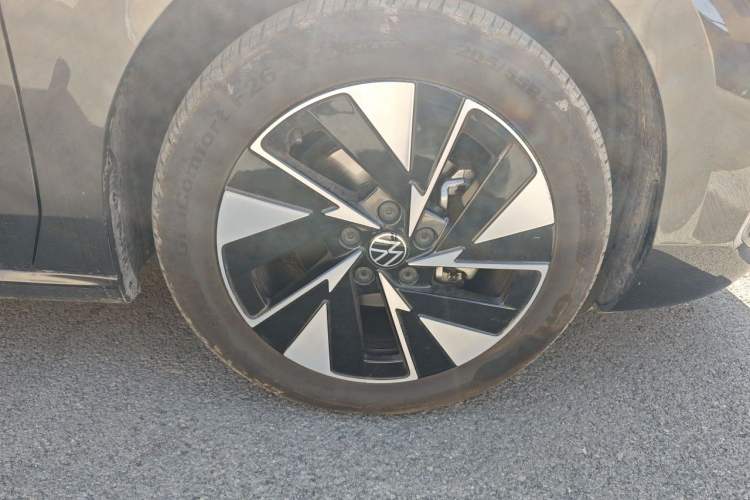 Used Volkswagen Sagitar 2026 Model L 300TSI DSG Elite Version Right Front Wheel Hub
