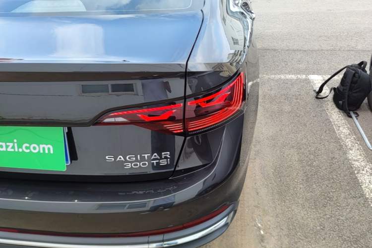 Used Volkswagen Sagitar 2026 Model 30 Million Units Selected 300TSI DSG Surpassing Edition Right Rear Taillight