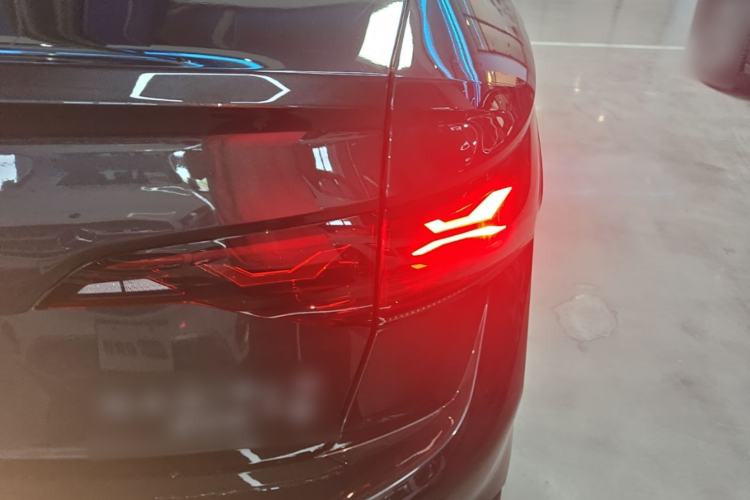 Used Volkswagen Sagitar 2026 Model 30 Million Units Selected 300TSI DSG Surpassing Edition Right Rear Taillight