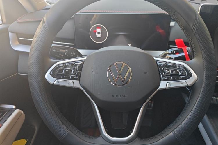 Used Volkswagen Sagitar 2026 Model L 300TSI DSG Elite Version Steering Wheel