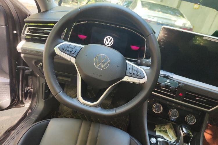Used Volkswagen Sagitar 2026 Model, Facelifted 30 Million Units Selected Model, 300TSI DSG Beyond Edition Steering Wheel